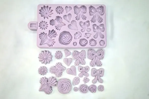 Karen Davies Lambeth Accessories Mould